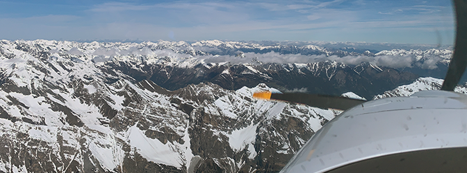 flug.gmbh UL Flight School hero